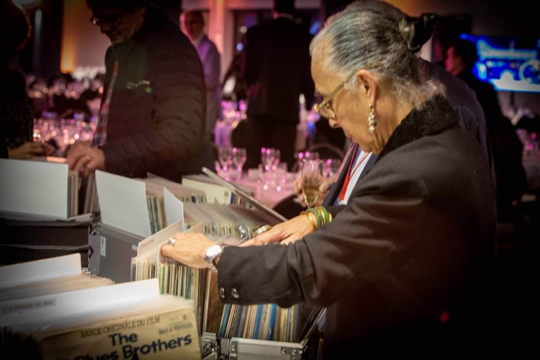 Choix d'un vinyle au cocktail